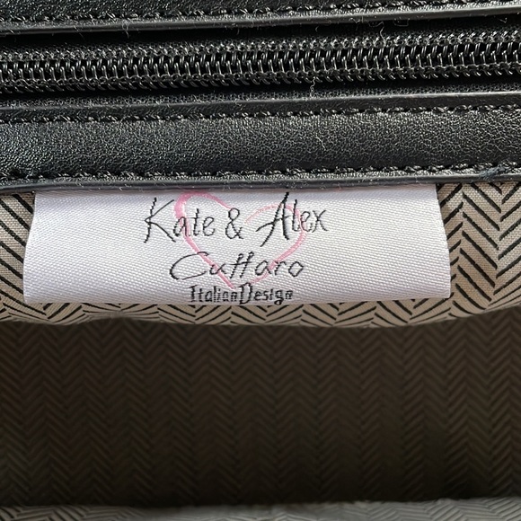 Excellent condition Kate & Alex Cuffaro purse - Picture 8 of 11